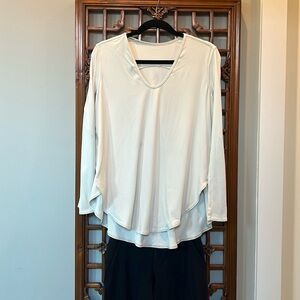 Lululemon v neck swing shirt